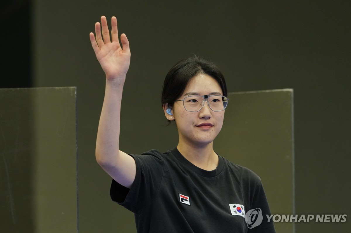 “面具侠”恩比德一个跳步进来拿到复出后的首分