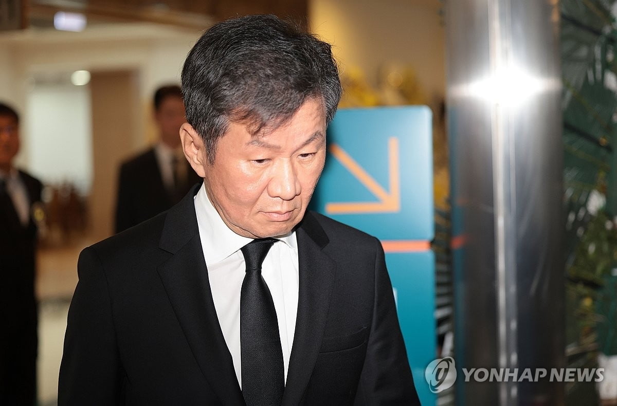 电讯报：一法学院学生种族歧视萨卡，称自己无意歧视后避免入狱