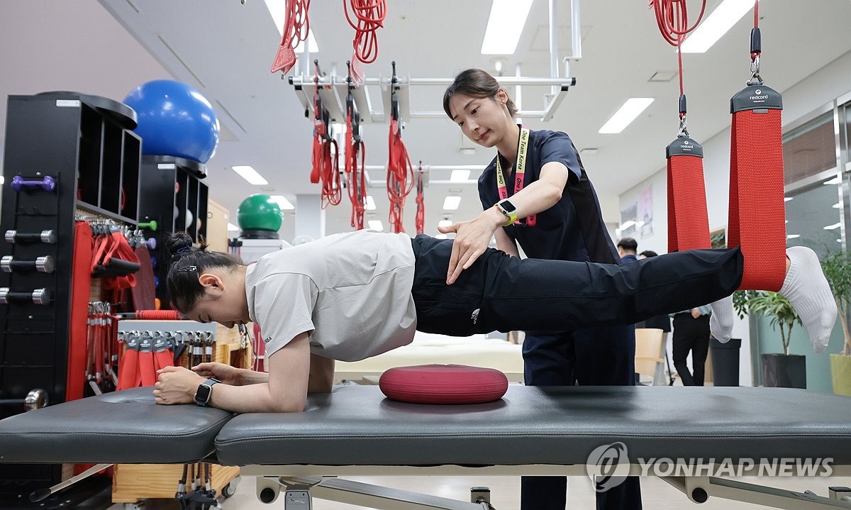 “面具侠”恩比德一个跳步进来拿到复出后的首分