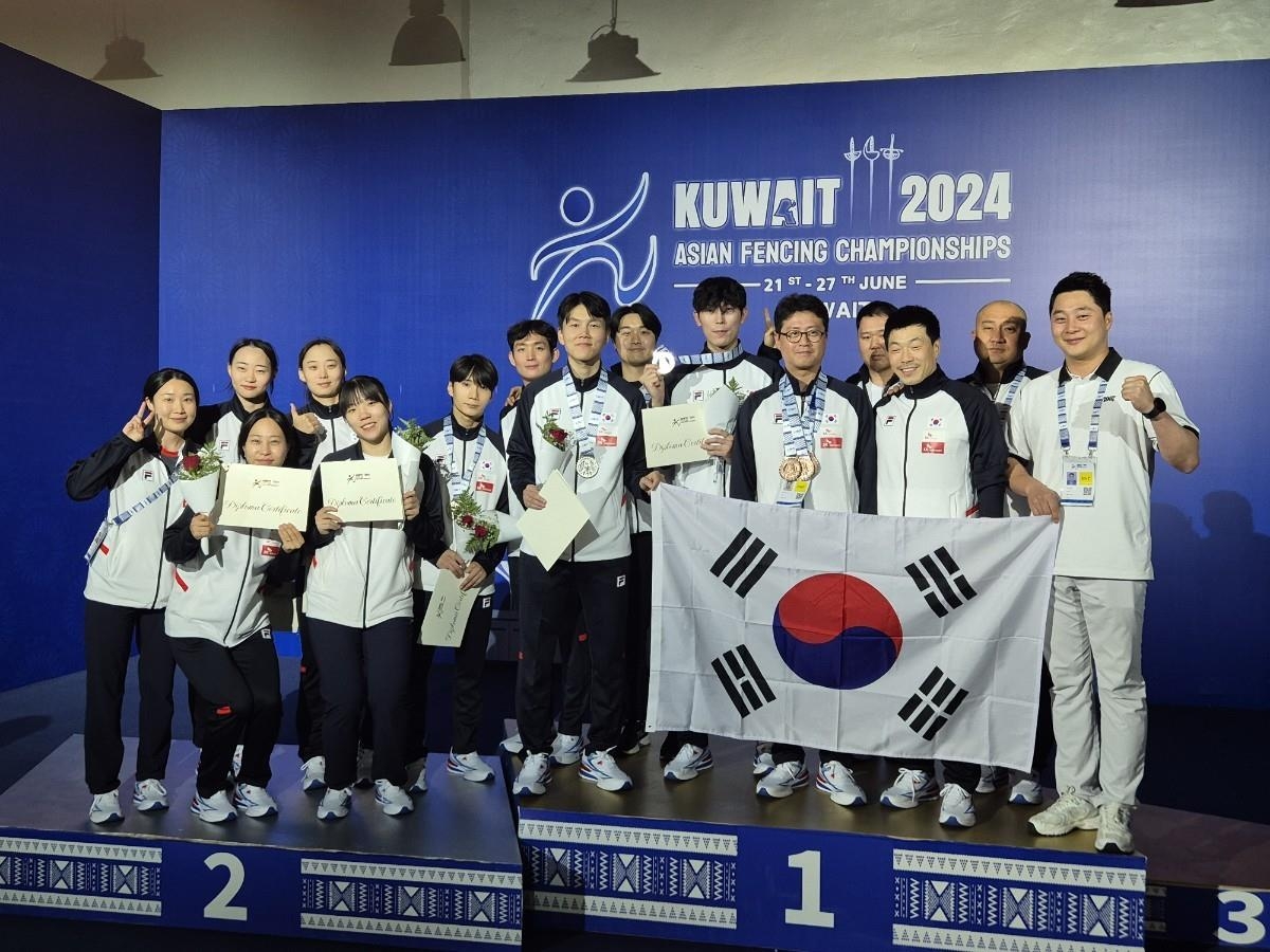 险成罪人！乔治15中4仅得12分，三分7中0无缘里程碑