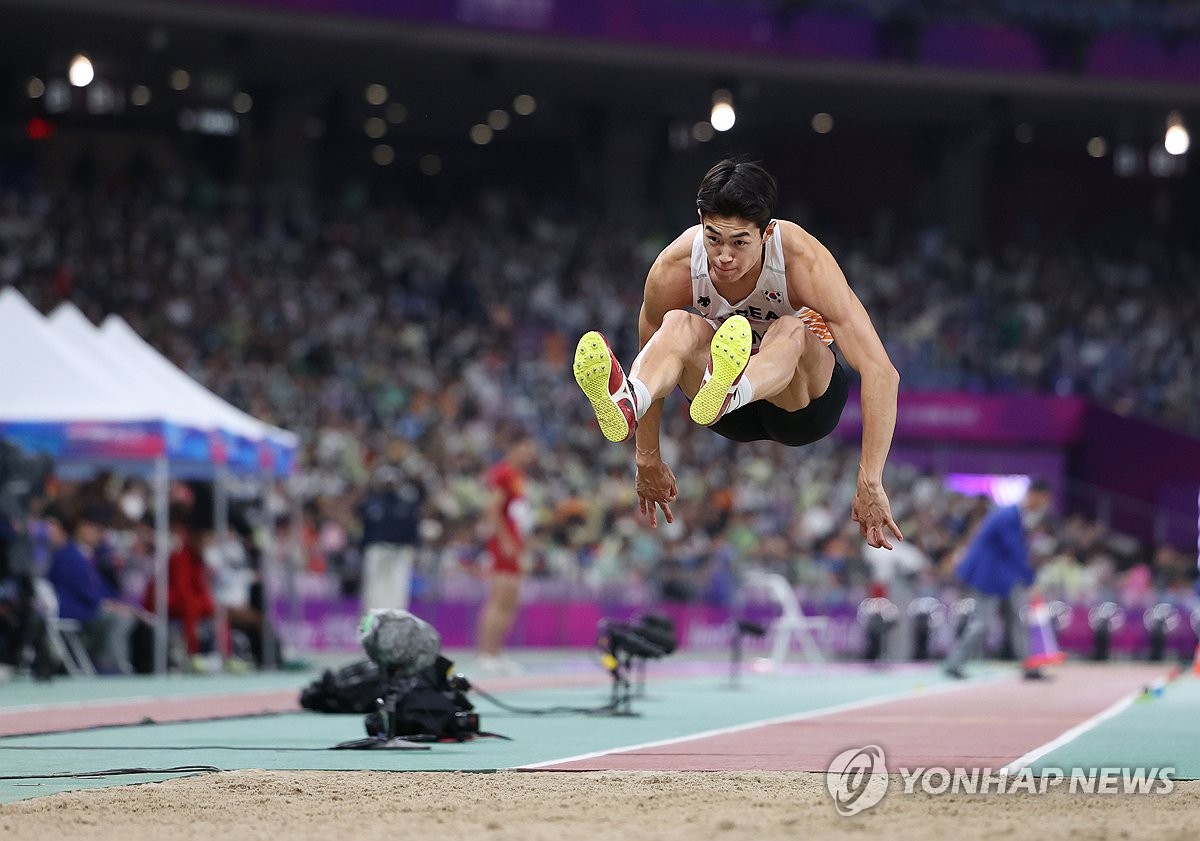 【英超集锦】半场狂轰五球！麦迪逊双响，孙兴慜破门，热刺5-0南安普顿