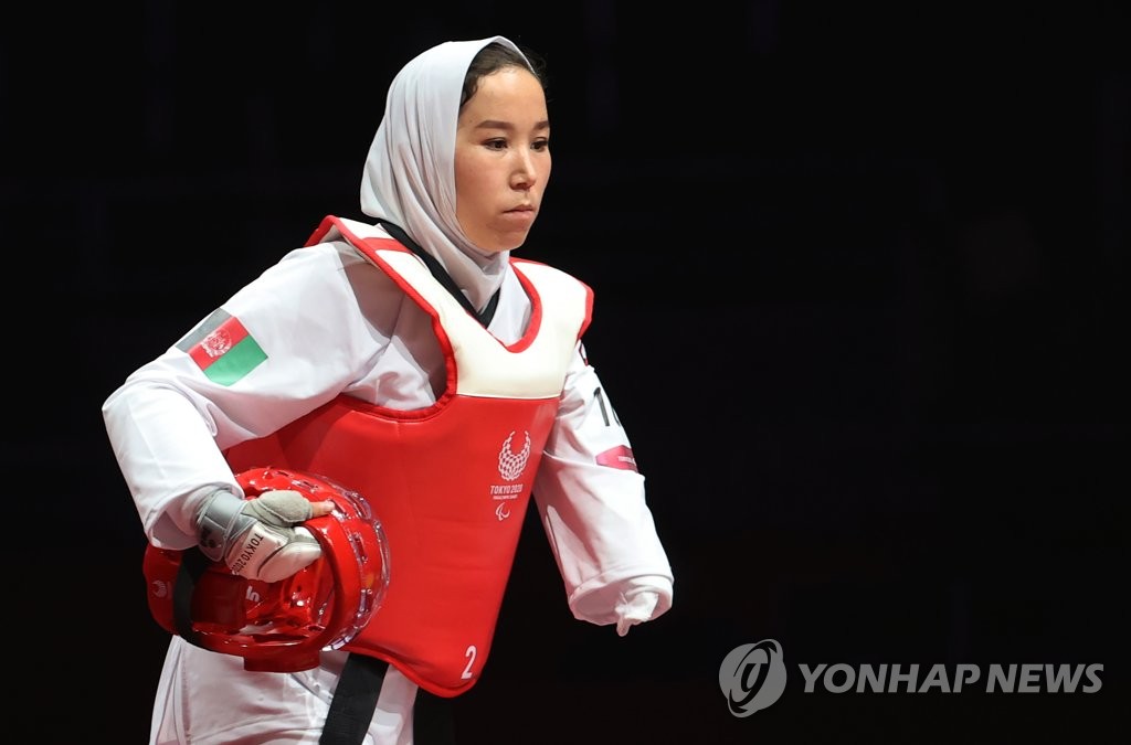 北青：武磊疼痛感仍较强烈暂时无法弯腰 国足万不得已不会放弃他