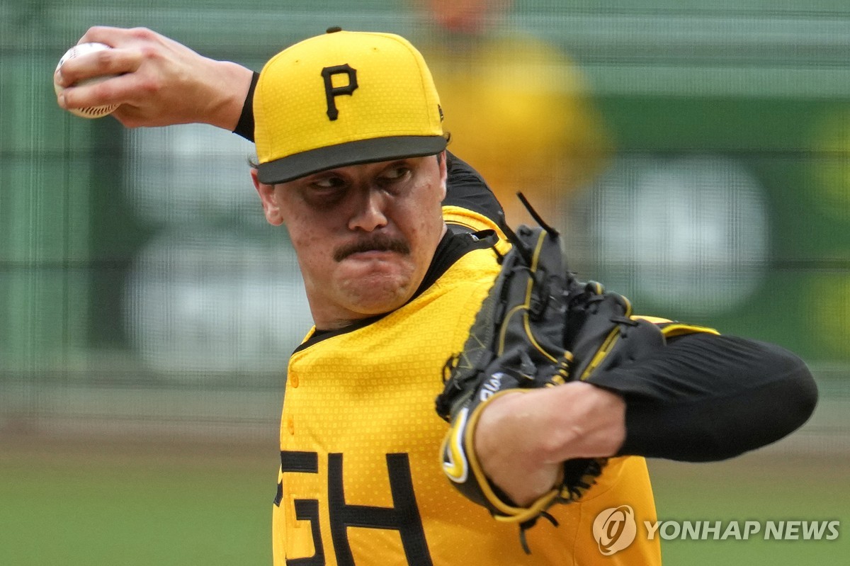 英媒：阿莫林想留下马奎尔，他和高层谈过执行续约选项