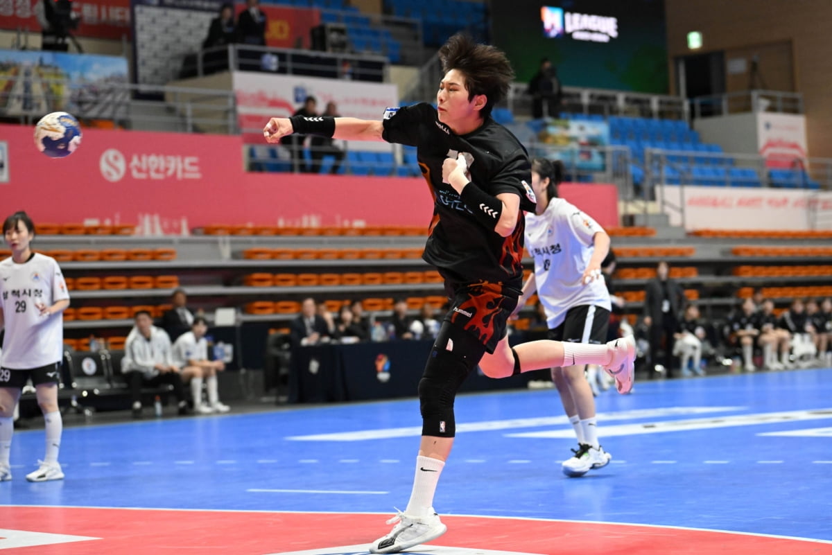 备战NBA杯！火箭队记：球队已从发展联盟召回了惠特摩尔等三名球员